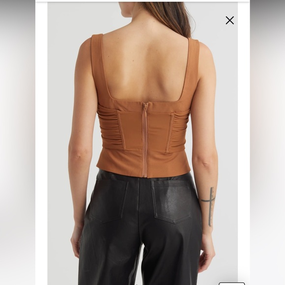 Mistress Rocks. V-Shape Gathered Corset Top - Picture 3 of 6